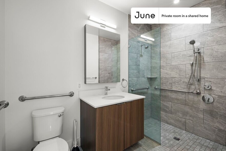 Building Photo - Room in Shared 4 bed/2 bath home in Dupont Circle