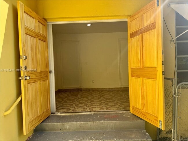 Building Photo - 100 NW 64th Ct