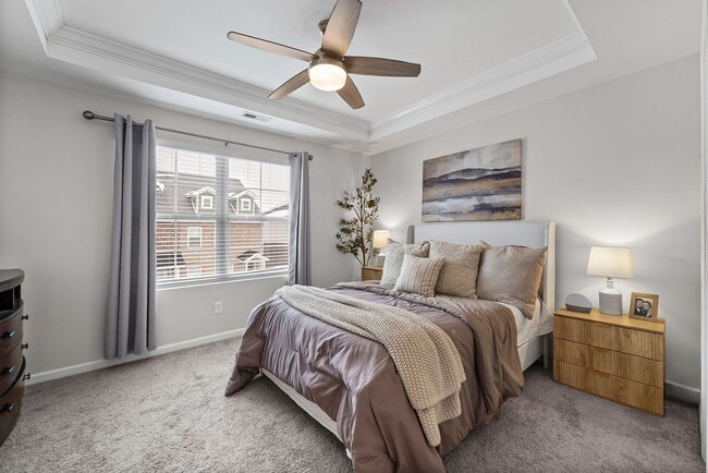 Building Photo - Modern Living in the Heart of Pleasant View Village!