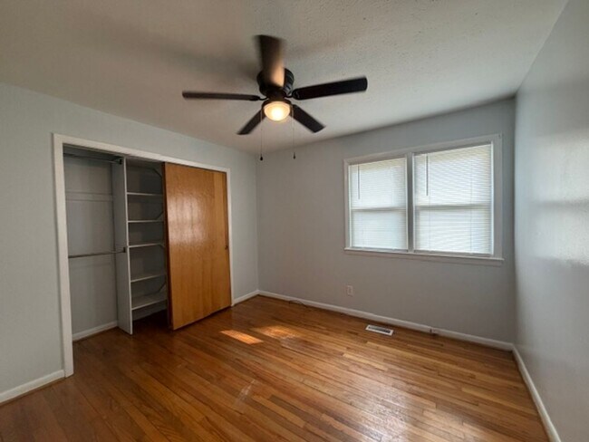Building Photo - 434 Crystal Dr