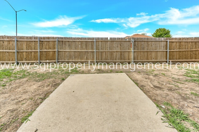 Building Photo - 413 Windy Hill Ln