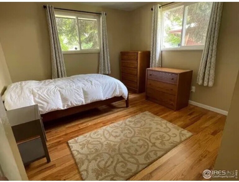 Building Photo - 1915 Collyer St