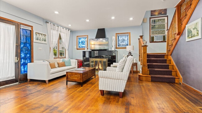 Building Photo - 27 S Oakland Ave