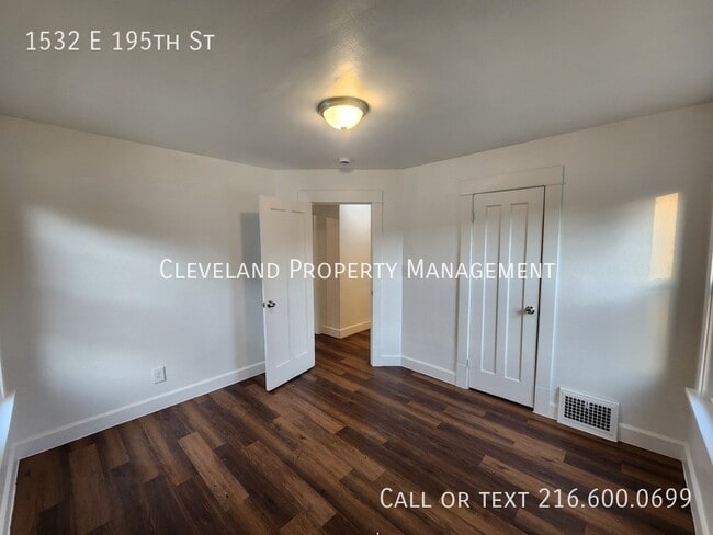 Building Photo - 1532 E 195th St