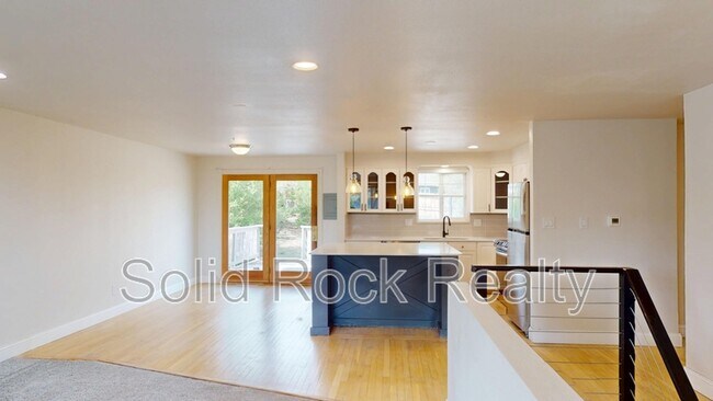 Building Photo - 3660 Brentwood Terrace