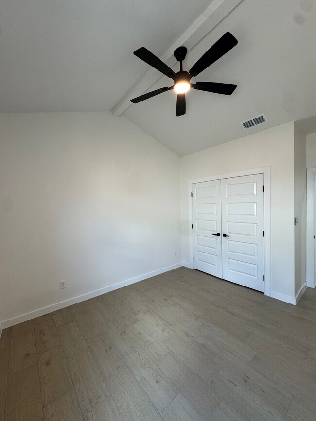 Building Photo - 2512 Mockingbird Rd