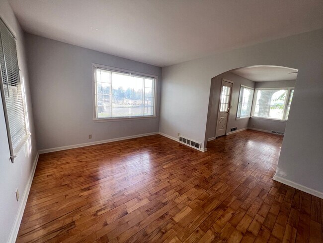 Building Photo - Adorable home in Ada!