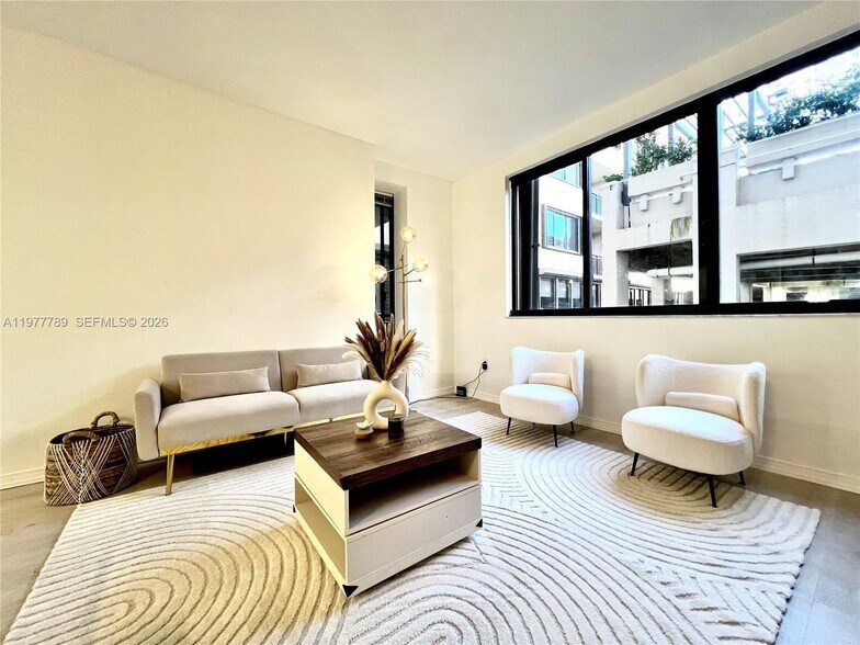 Building Photo - 540 Brickell Key Dr