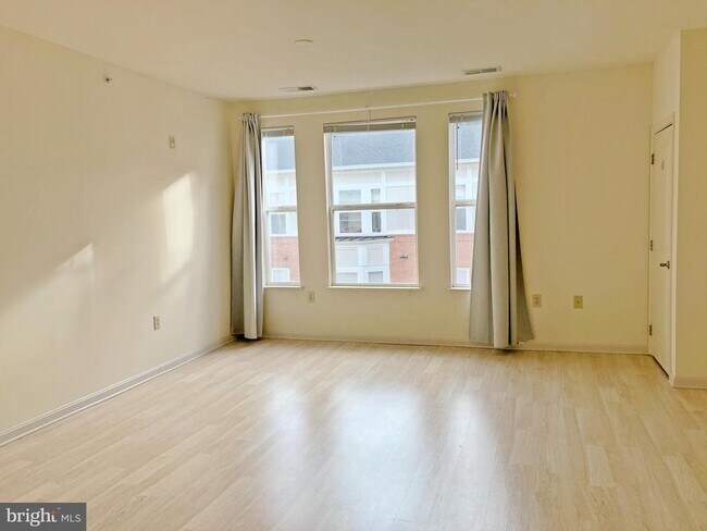 Building Photo - 2665 Prosperity Ave