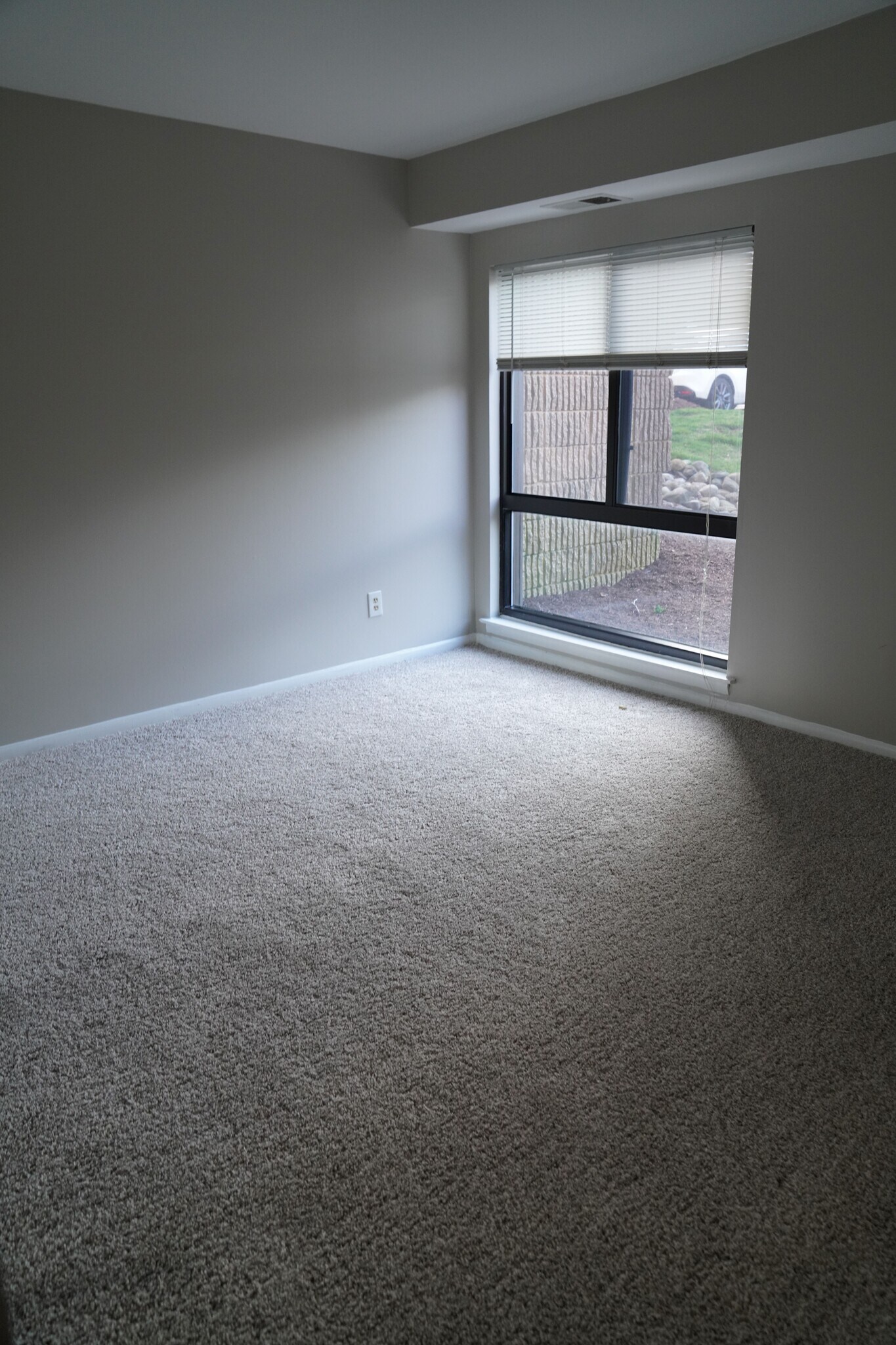 Building Photo - 6093 Majors Ln