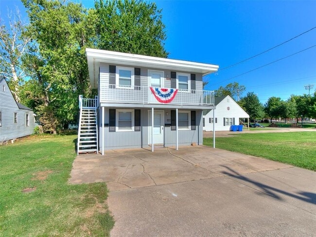 Building Photo - 203 E Brooks St