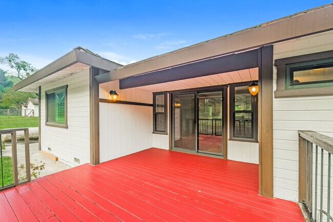 Building Photo - 105 Hampton Rd