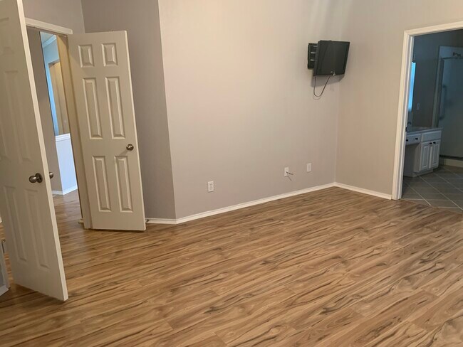 Building Photo - 2031 Trail Gln