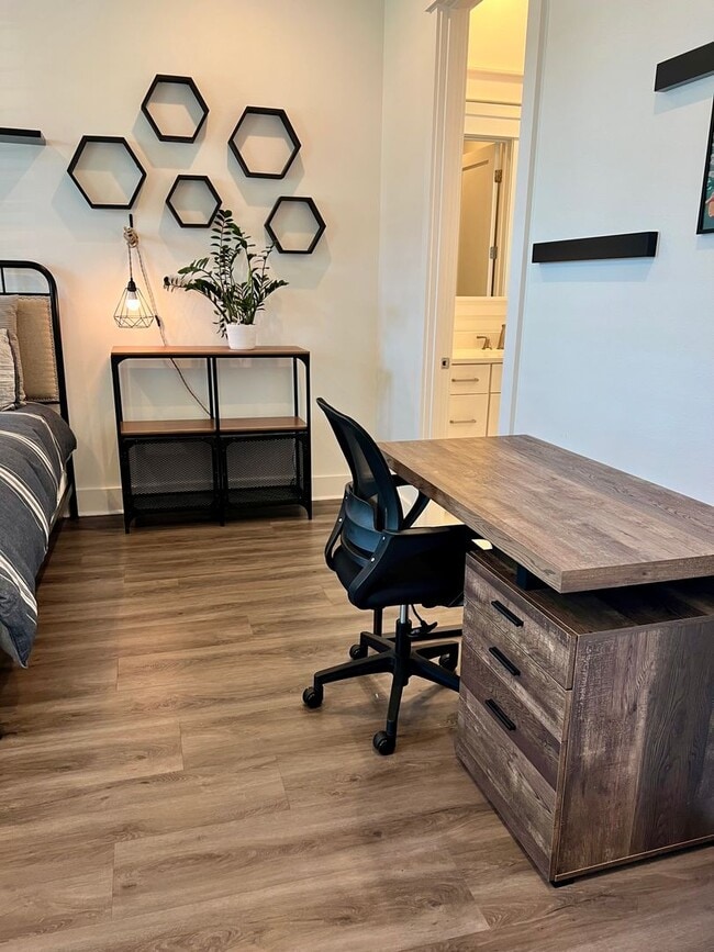 Building Photo - Coming Soon,  available February 15th______Furnished