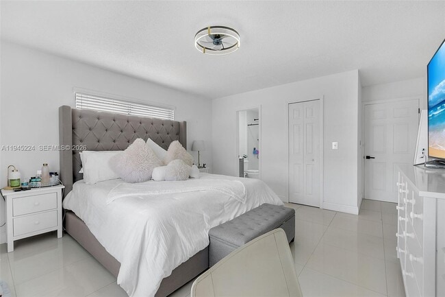 Building Photo - 3172 W 79th Pl