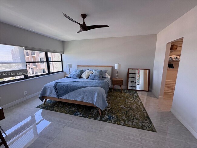 Building Photo - 4900 N Ocean Blvd