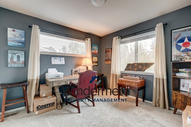 Building Photo - 3 Bed 2.5 Bath Townhome