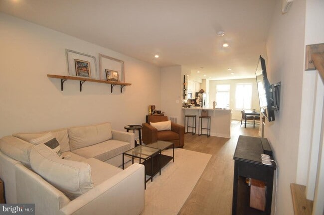 Building Photo - 13943 Airfoil Rd