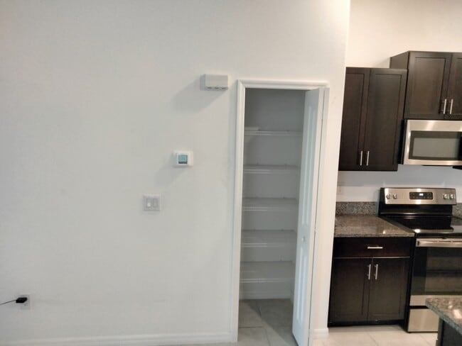 Building Photo - 3186 Oyster Cove St