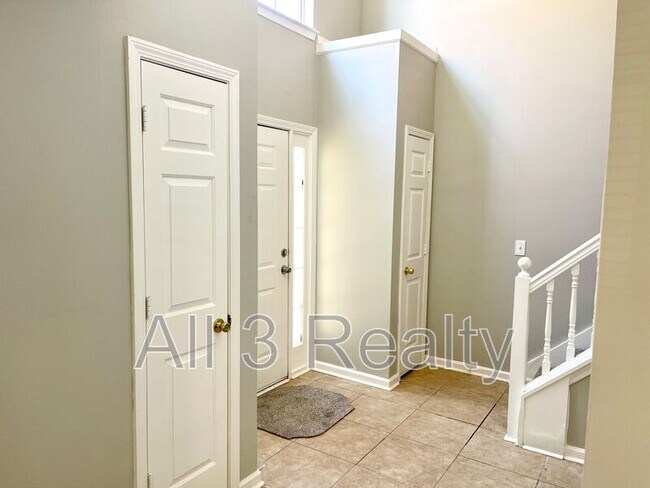 Building Photo - 2024 Smithfield Ave