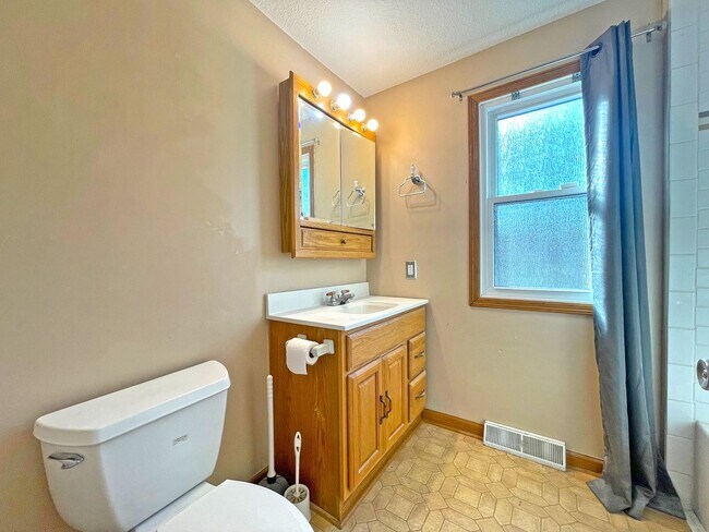 Building Photo - Location, Location, Wayzata Schools, View Of Medicine Lake