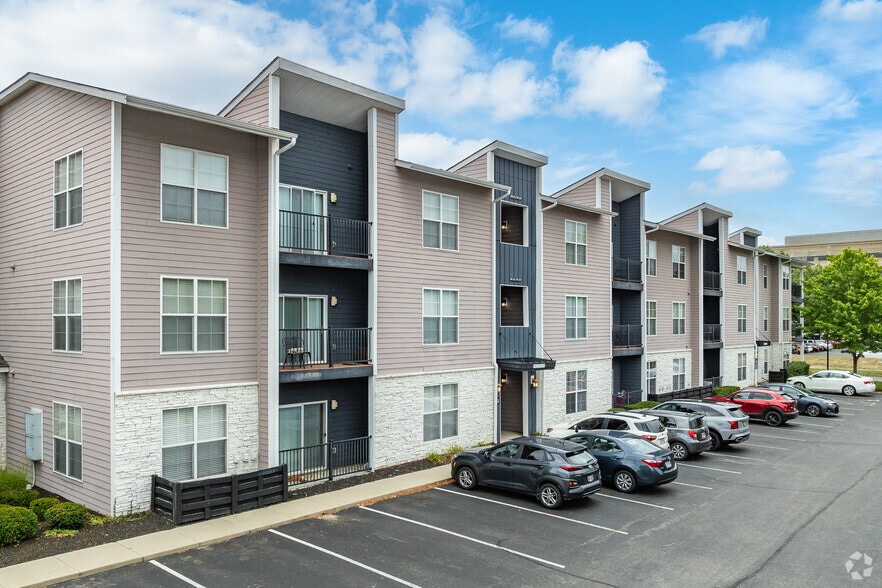 Building Photo - Dublin Square