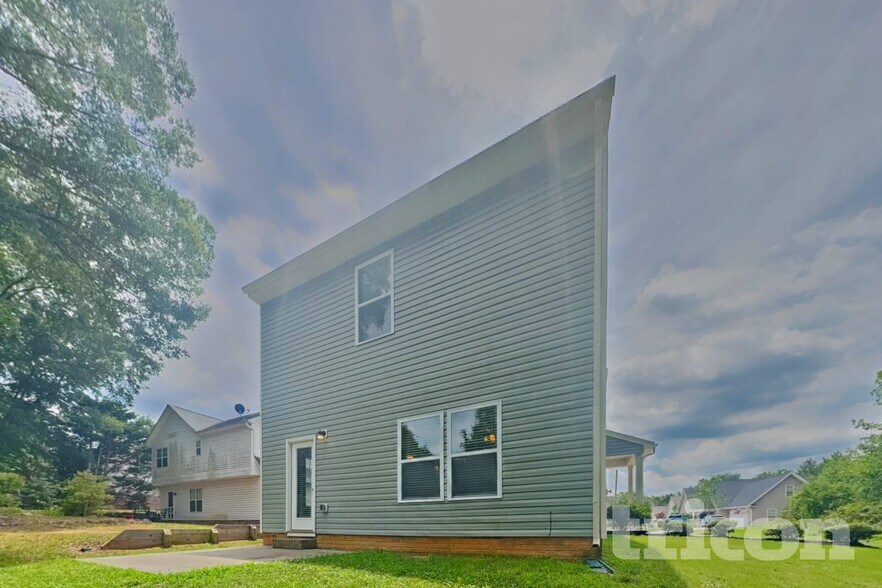 Building Photo - 1335 Bridgton Cape Ct