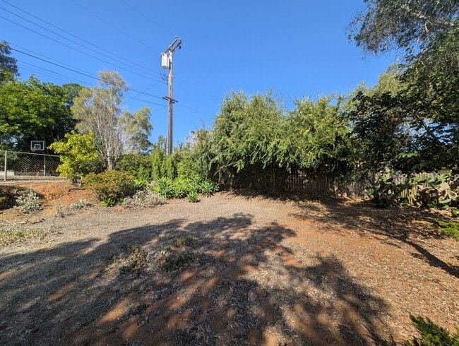 Building Photo - Great 3 Bedroom Ranch Style Home in North ...