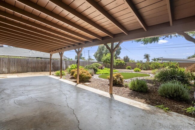 Building Photo - 3752 Alta Loma Dr