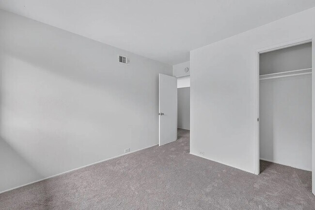 Building Photo - 1129 Nidrah St