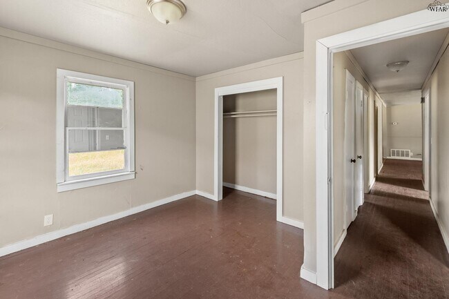 Building Photo - 207 County Rd