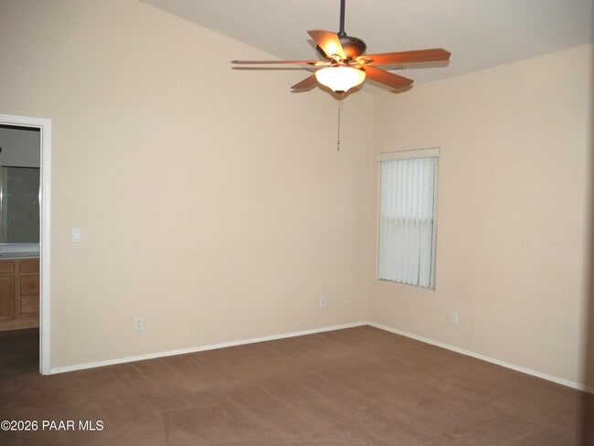 Building Photo - 5474 N Ardmore Ave