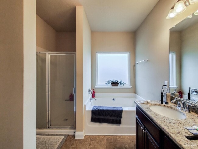 Building Photo - 9786 Brookstone Way