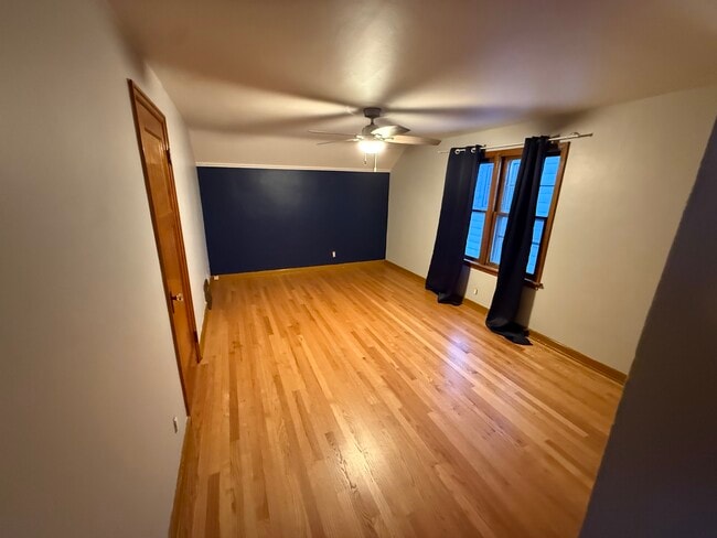 Building Photo - 1720 S 59th St