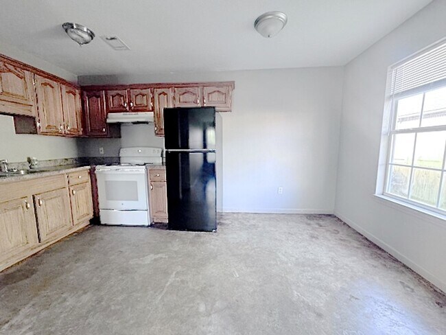 Building Photo - 1326 W Huntington Ave
