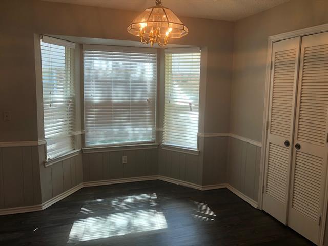 Building Photo - 3401 Carriage Ln