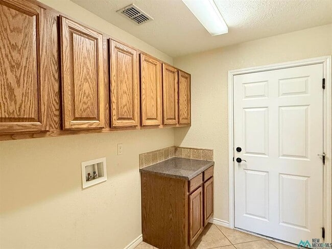Building Photo - 1347 Oakwood Cir