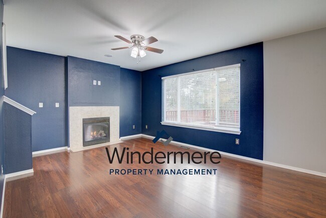 Building Photo - 1134 NW Redwing Dr