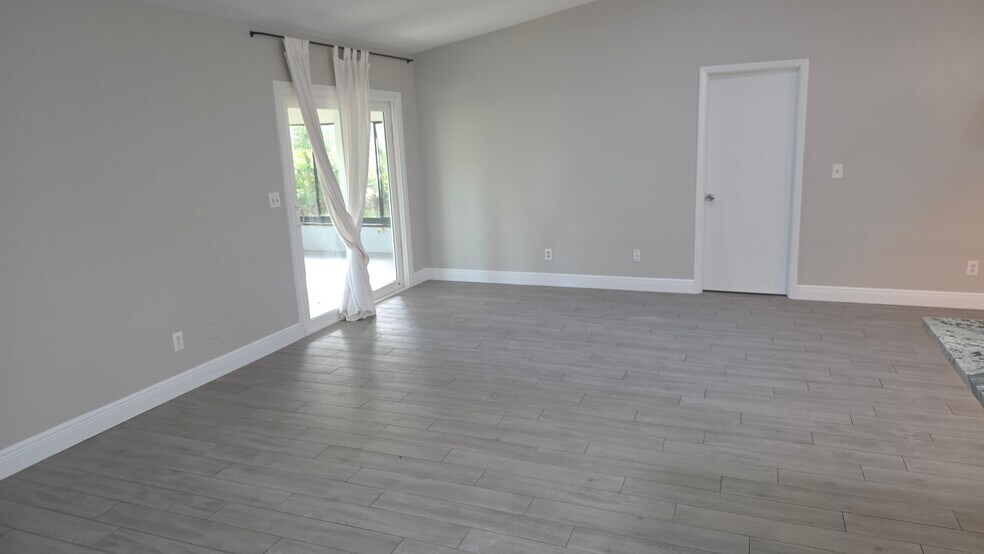 Building Photo - 138 Flamingo Dr