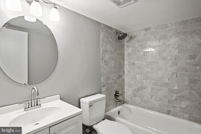 Building Photo - 4226 Evergreen Dr