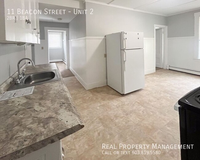 Building Photo - 1st Floor, 2 BR/1BA Apartment Available in...