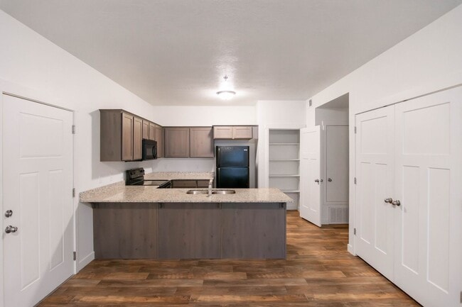 Building Photo - 734 E 500 S