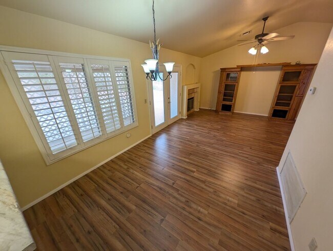 Building Photo - 2737 Tumble Brook Dr