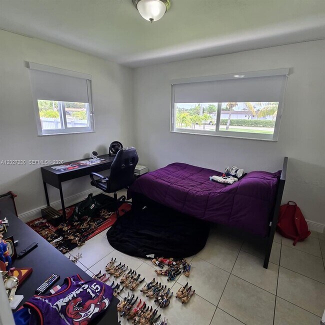 Building Photo - 10245 SW 68th St