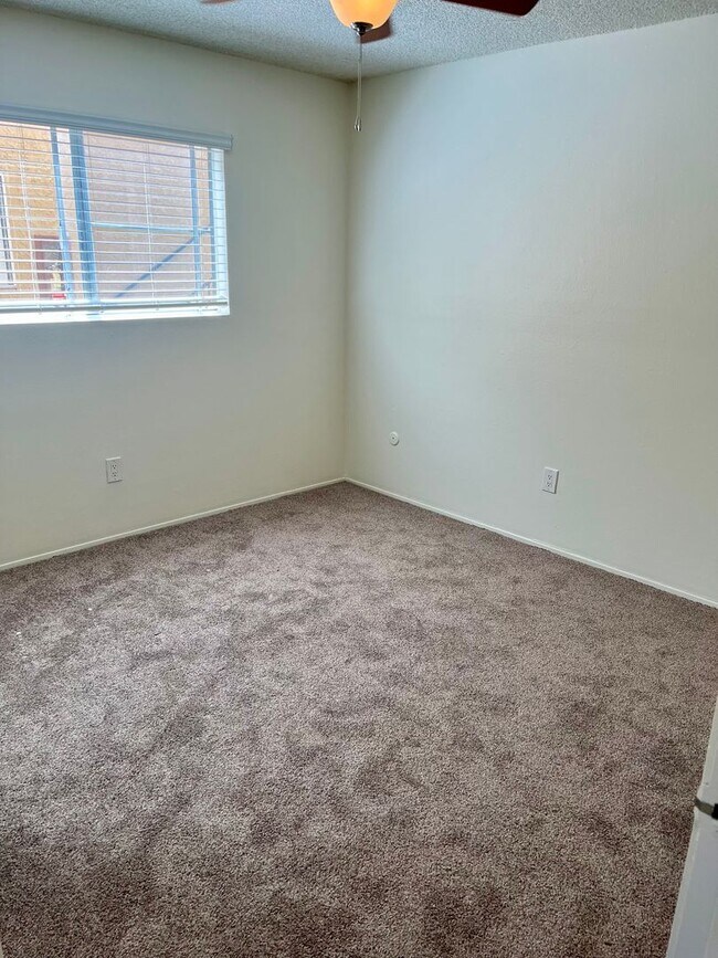 Building Photo - Remodeled 3 Bed/ 2 Bath Clairemont Mesa
