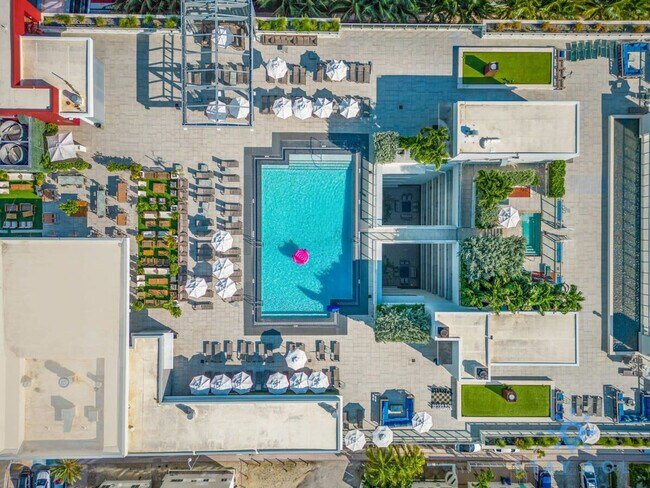 Building Photo - 777 N Ocean Dr