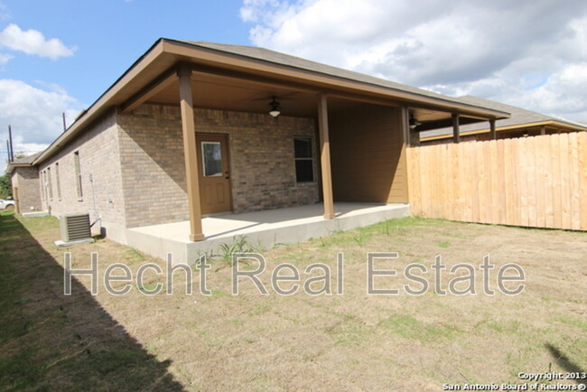 Building Photo - 260 Rosalie Dr