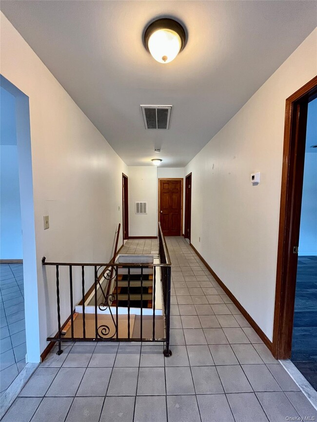 Building Photo - 40 Katrina Falls Rd