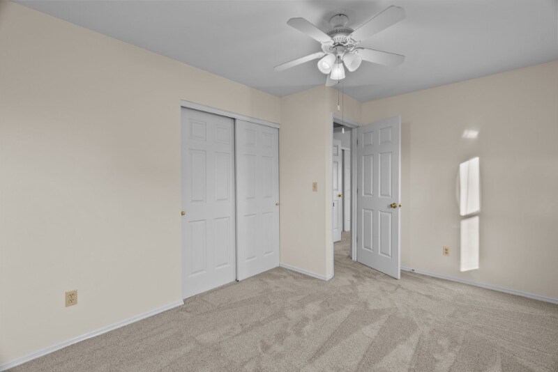 Building Photo - 2 Coachman Ct