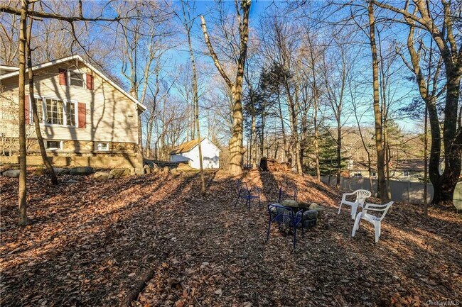 Building Photo - 64 Old Pascack Rd